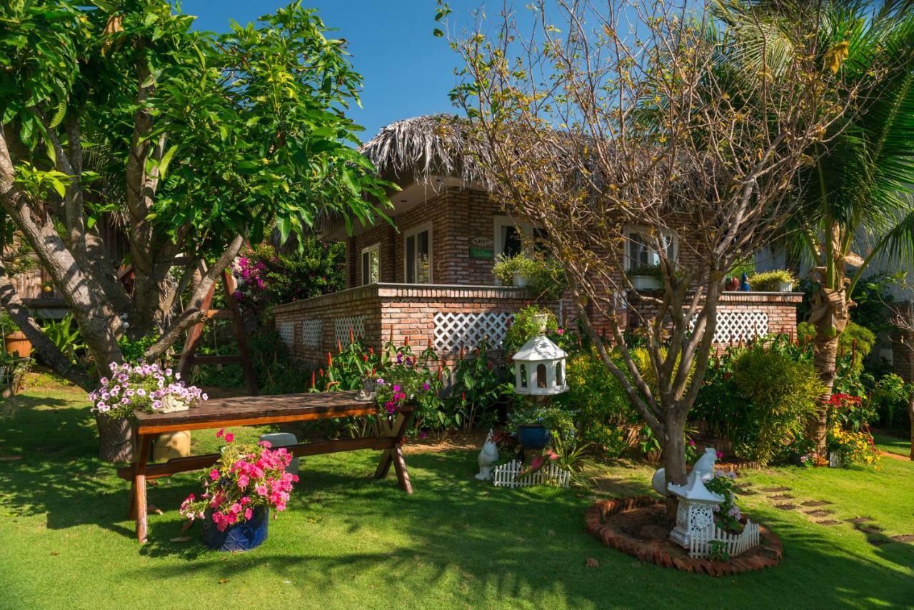 Veranda Beach Place Hotel Phan Thiet Bagian luar foto